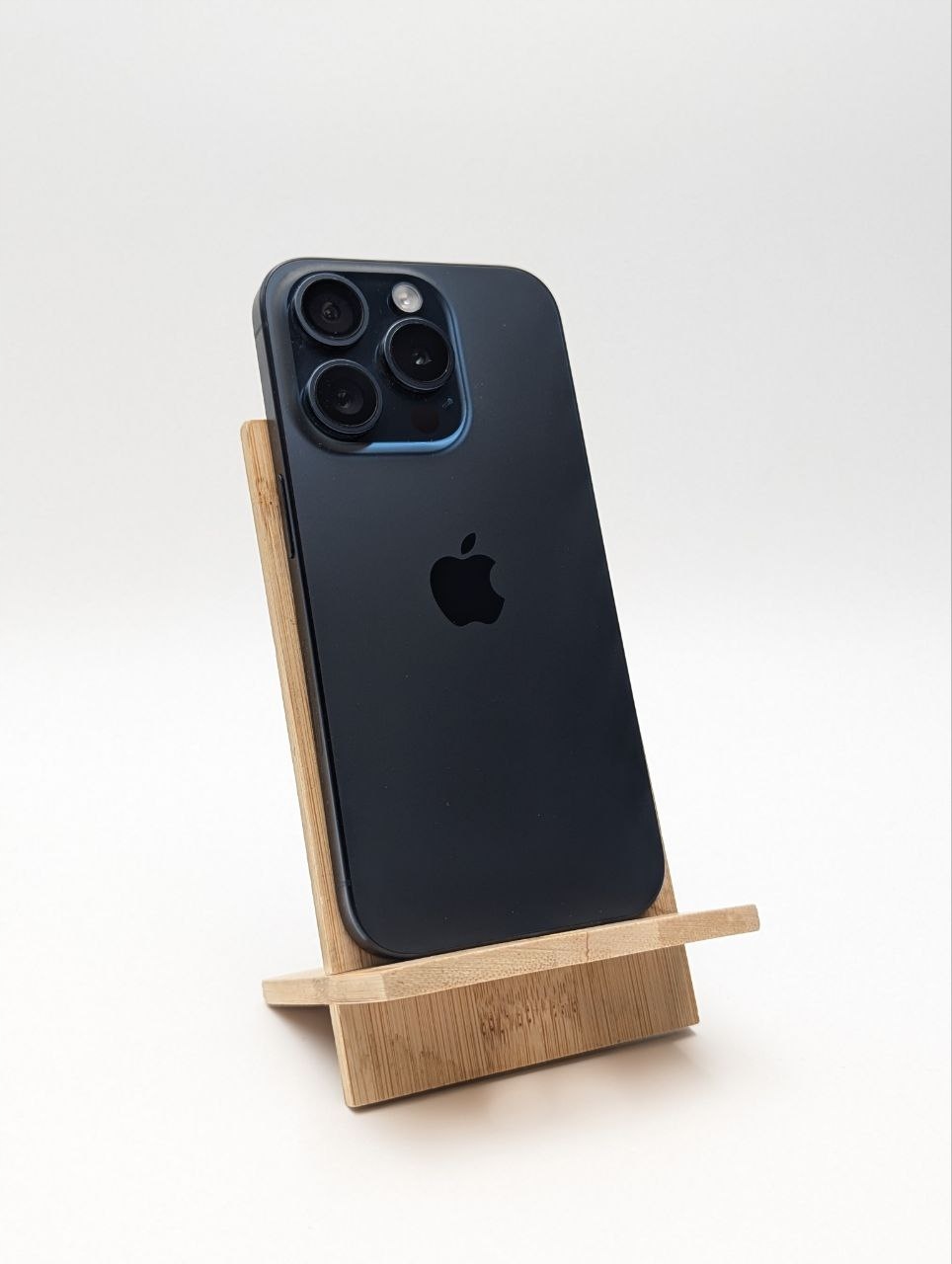 thumb Smartfon Apple iPhone 15 Pro 8 GB / 1 TB niebieski |eSim (Używany)