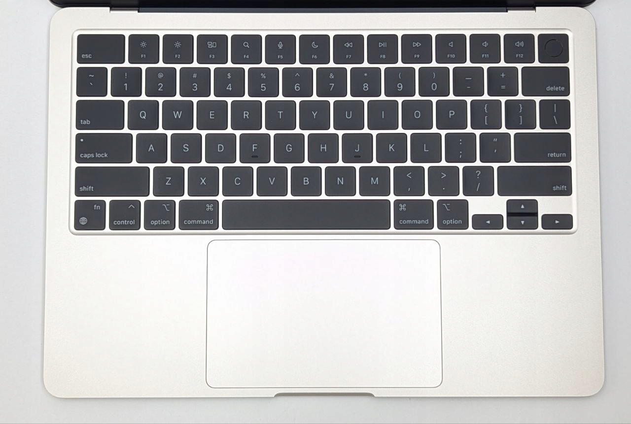 thumb Laptop Apple MacBook Air 13 M3 Apple M 16 GB / 256 GB złoty (Powystawowy)