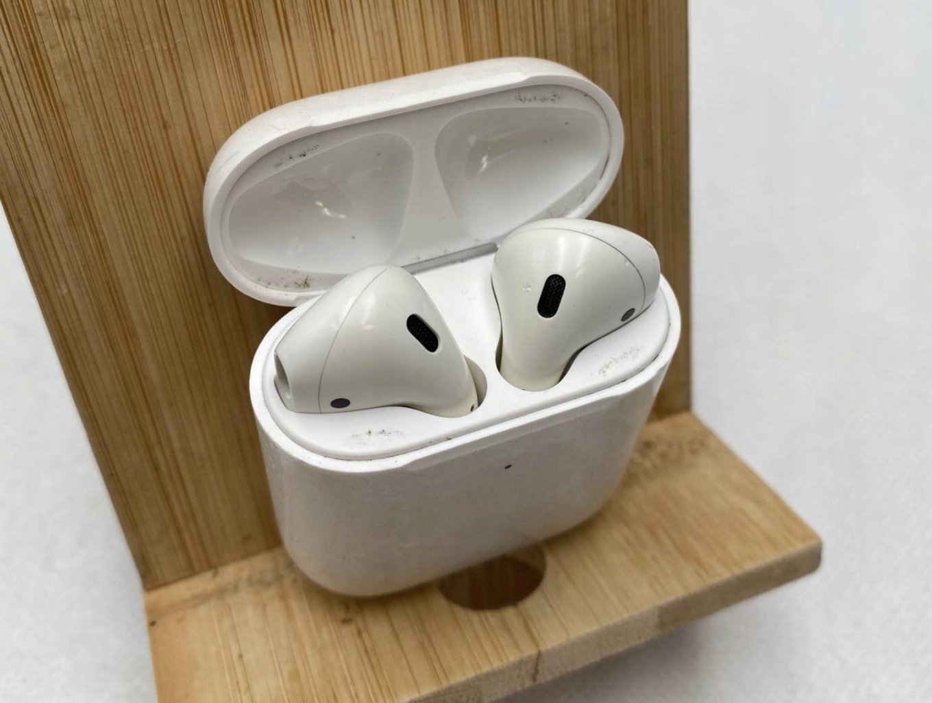 thumb Słuchawki bezprzewodowe douszne Apple AirPods 2. generacji (Używany)