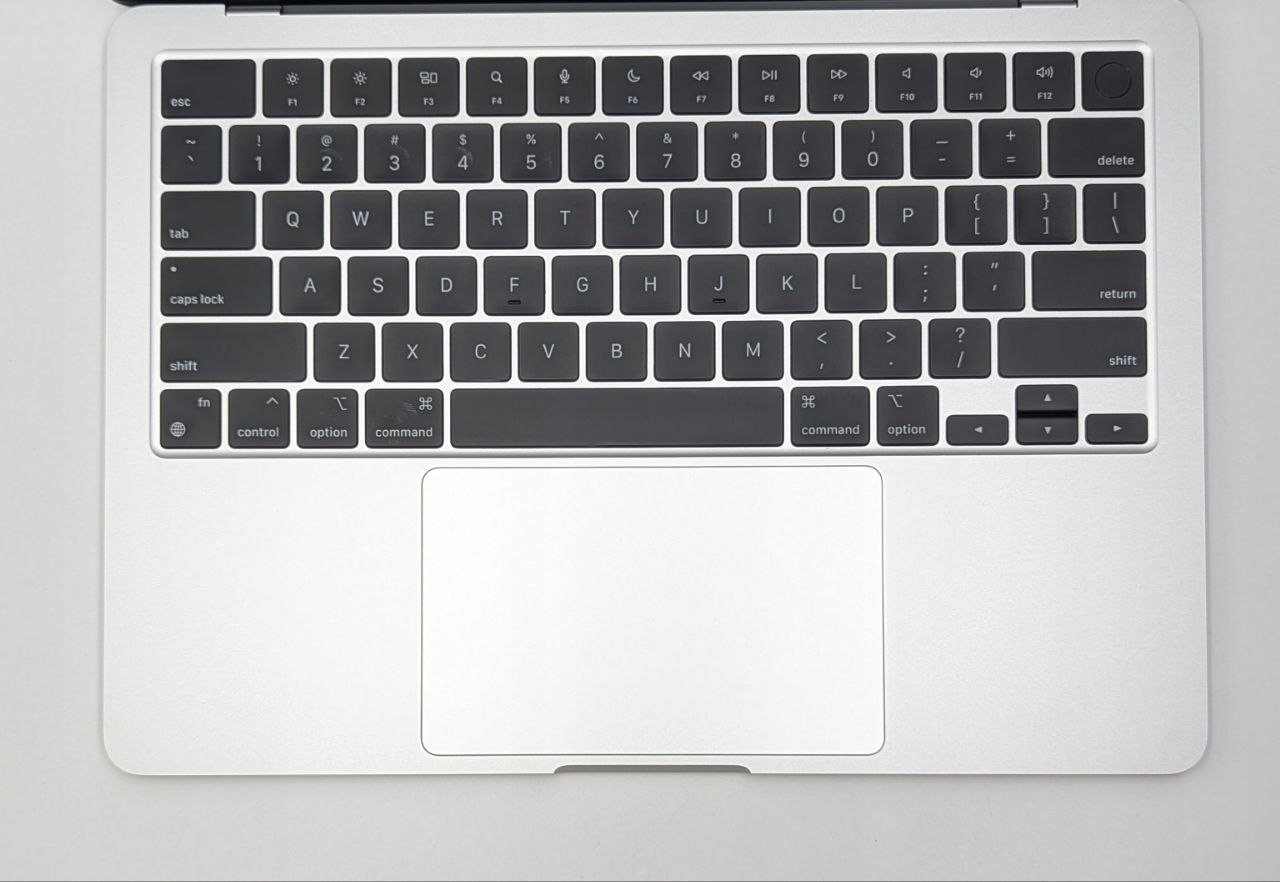 thumb Laptop Apple MacBook Air 13 M3 Apple M 16 GB / 256 GB srebrny (Po zwrocie)