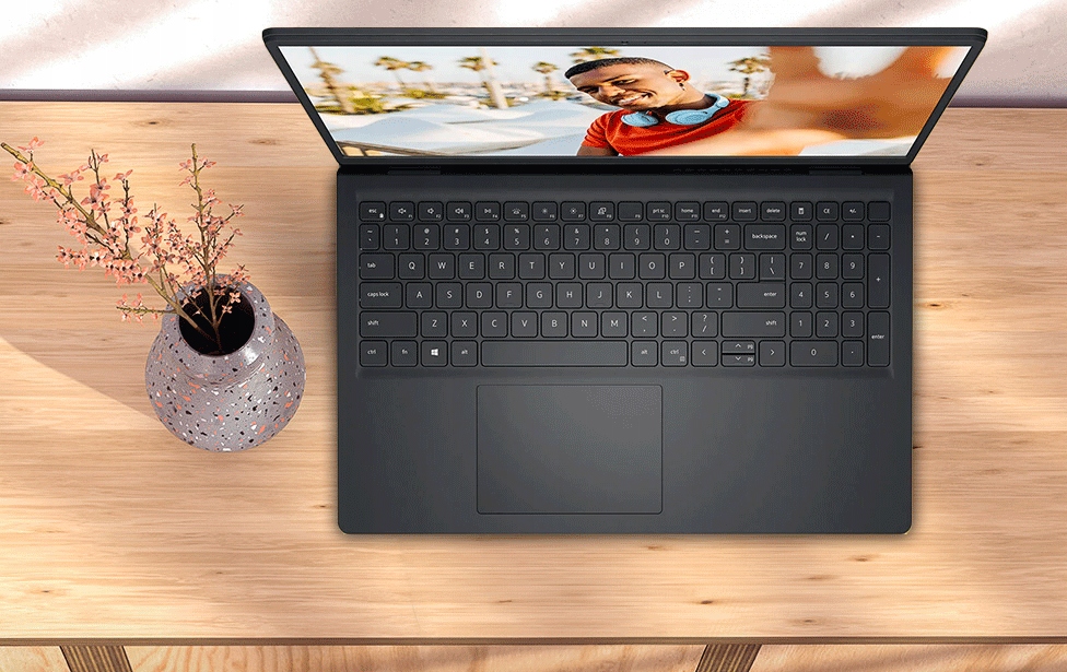 thumb Laptop Dell Inspiron 15'' 3535 Ryzen5 8 GB / 1000 GB czarny