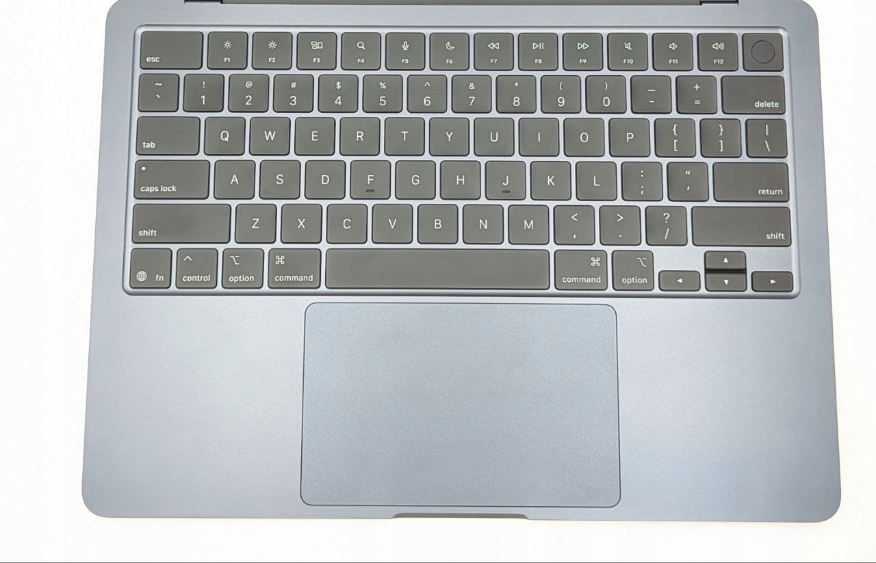 thumb Apple MacBook Air 13,6" M4 16GB / 512GB czarny (Powystawowy)