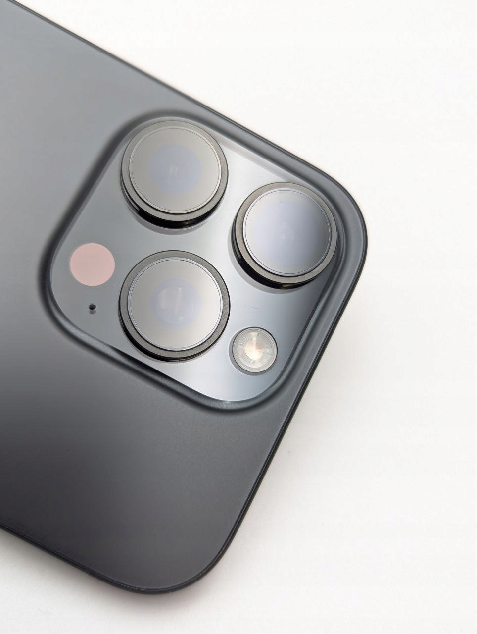 thumb Apple iPhone 16 Pro 128 GB 5G czarny (Powystawowy)