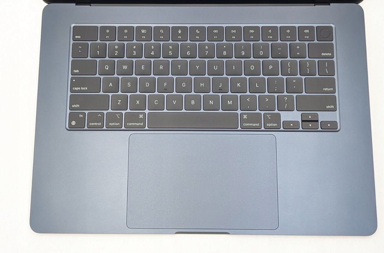 thumb Apple MacBook Air 15,3" M3 24GB / 512GB Czarny (Po zwrocie)