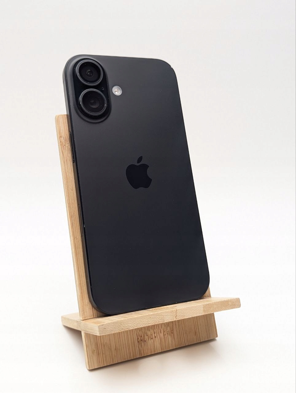 thumb Apple iPhone 16 128GB Czarny | bateria 100% (Używany)