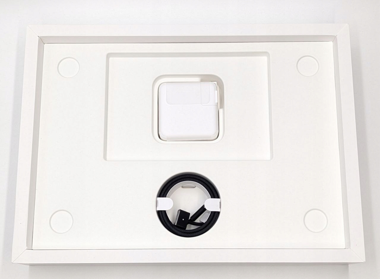 thumb Laptop Apple MacBook Pro 14 M3 Pro Apple M 18 GB / 512 GB Gwiezdna czerń (Po zwrocie)