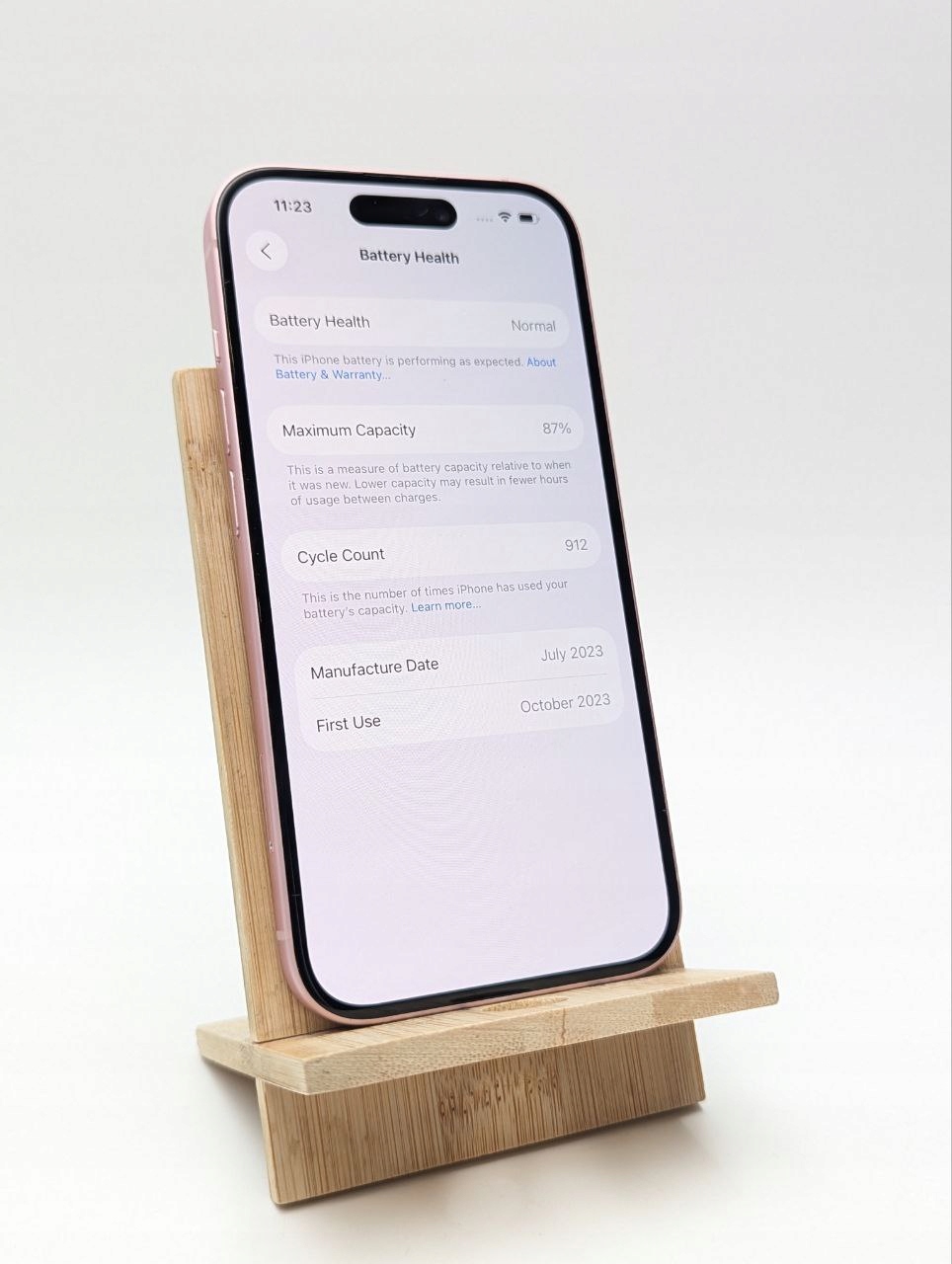 Apple iPhone 15 128GB różowy (Używany)