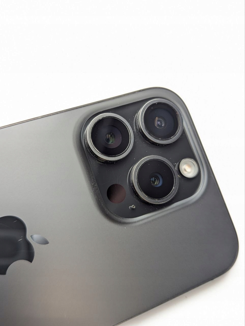 Smartfon Apple iPhone 15 Pro 8 GB / 128 GB czarny (Powystawowy)