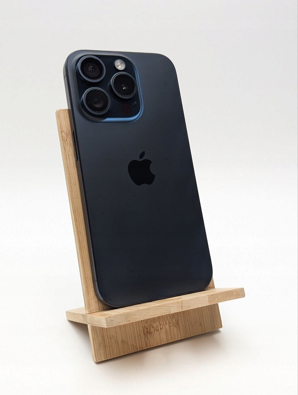 Smartfon Apple iPhone 15 Pro 8 GB / 128 GB 5G niebieski|bateria 100% (Powystawowy)