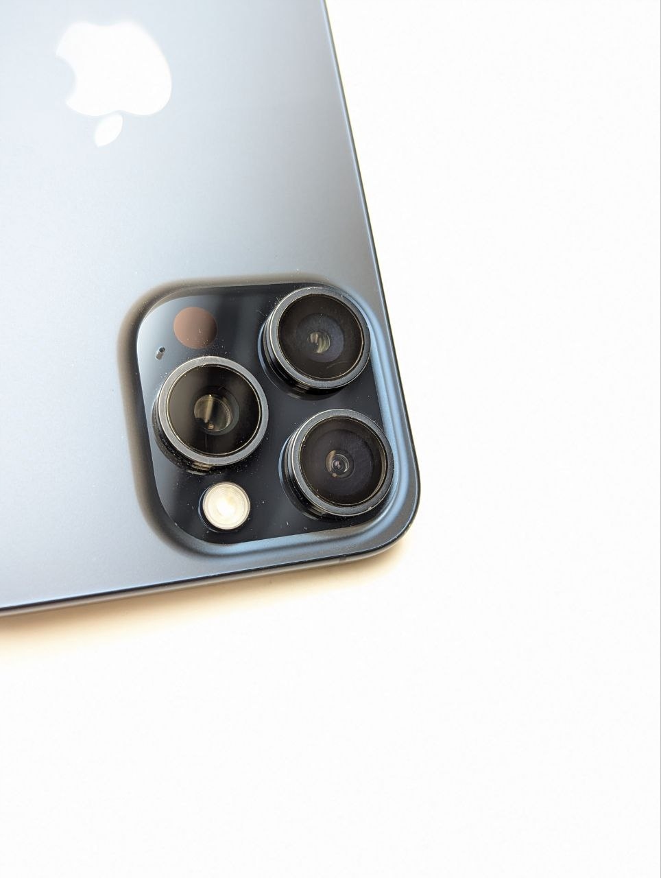 Smartfon Apple iPhone 15 Pro Max 8 GB/256 GB 5G niebieski|eSim|bateria 100% (Powystawowy)