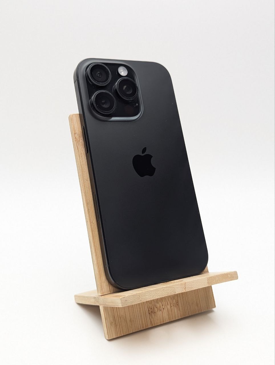 Apple iPhone 16 Pro 128GB Tytan Czarny| bateria 100% (Powystawowy)