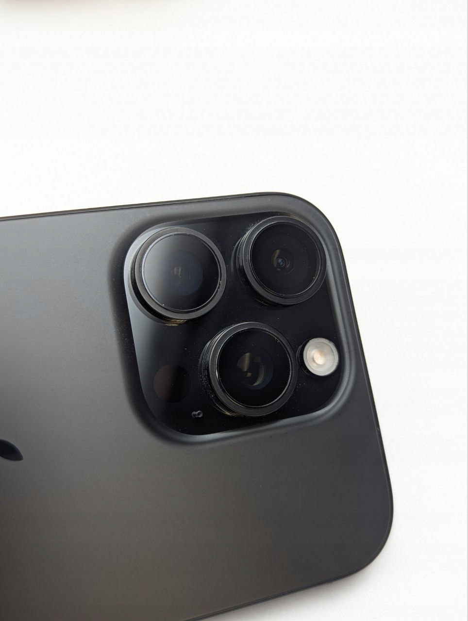 Apple iPhone 16 Pro 128GB Tytan Czarny| eSim (Używany)