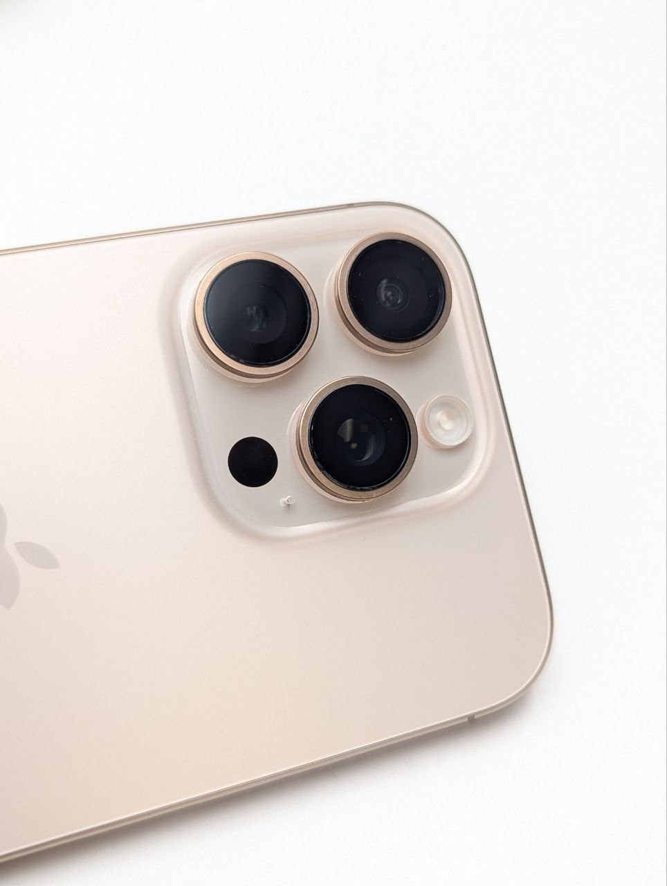 Apple iPhone 16 Pro 128GB Tytan pustynny| eSim | bateria 100% (Powystawowy)