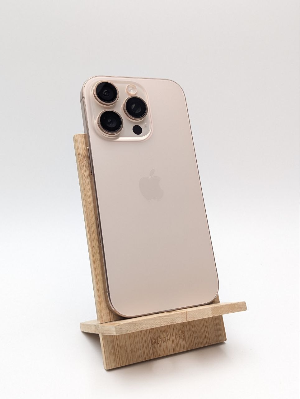 Apple iPhone 16 Pro 128GB Tytan Pustynny| eSim | bateria 100% (Powystawowy)