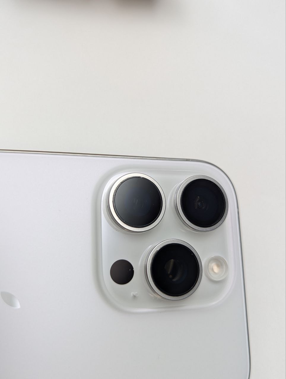 Apple iPhone 16 Pro 256GB Tytan Biały| eSim | bateria 100% (Powystawowy)