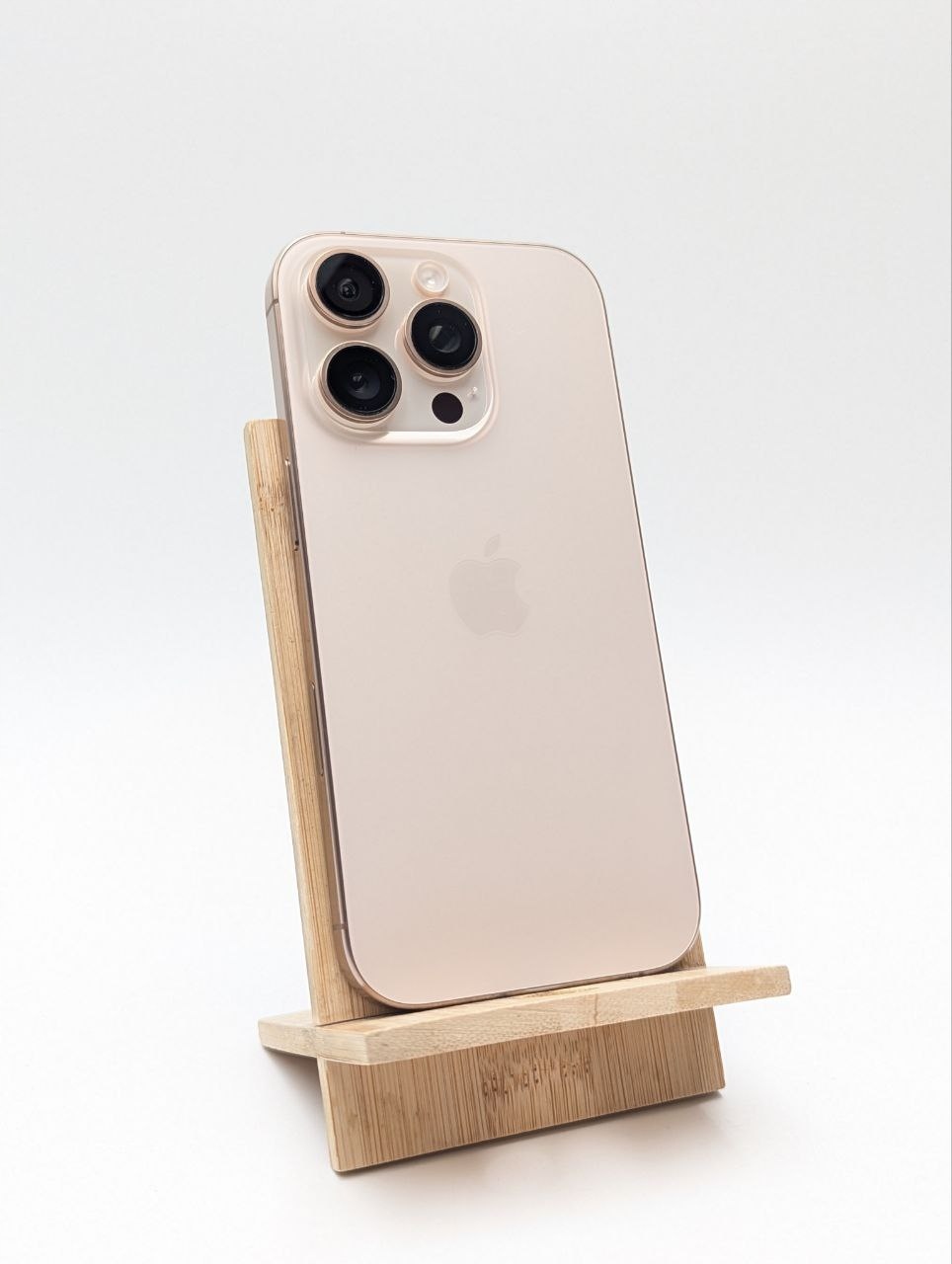 Apple iPhone 16 Pro 256GB Tytan Pustynny| eSim (Używany)