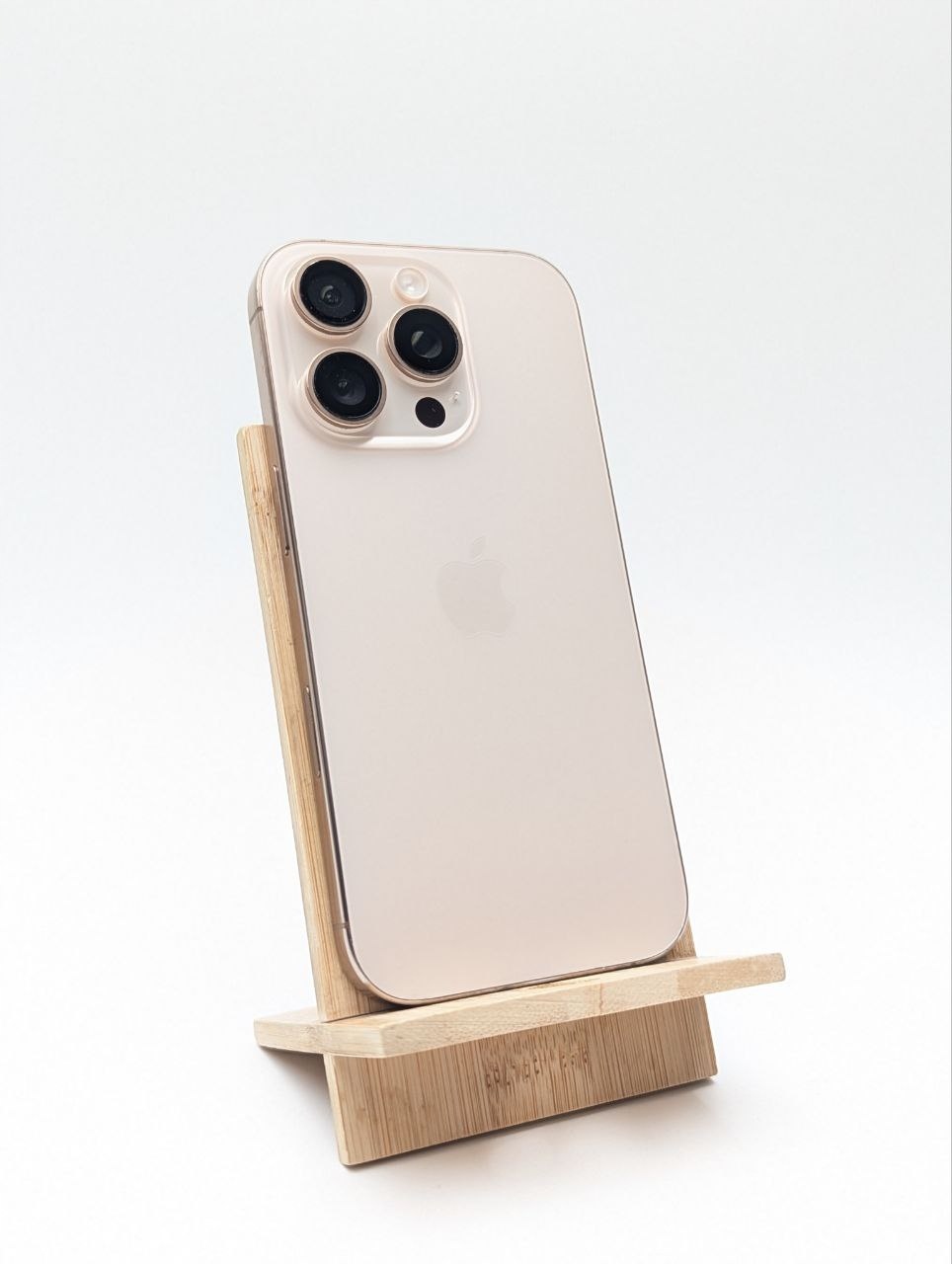 Apple iPhone 16 Pro 512GB Tytan Pustynny | eSim (Używany)