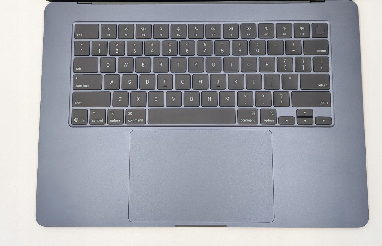 Apple MacBook Air 15,3" M4 16GB / 512GB Północ (Powystawowy)