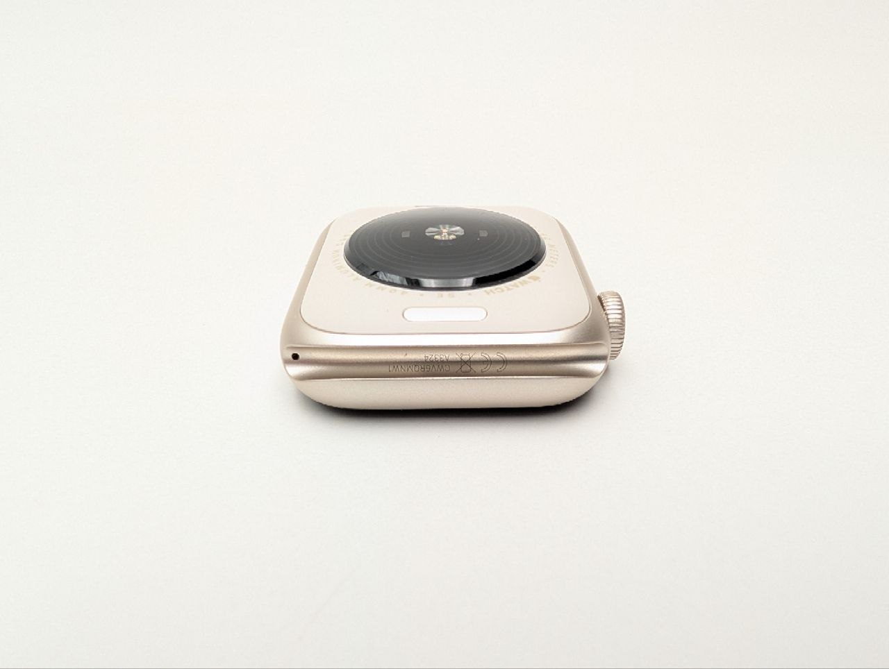 Apple Watch SE (3nd Gen) GPS 40 mm księżycowa poświata z paskiem S/M (Powystawowy)