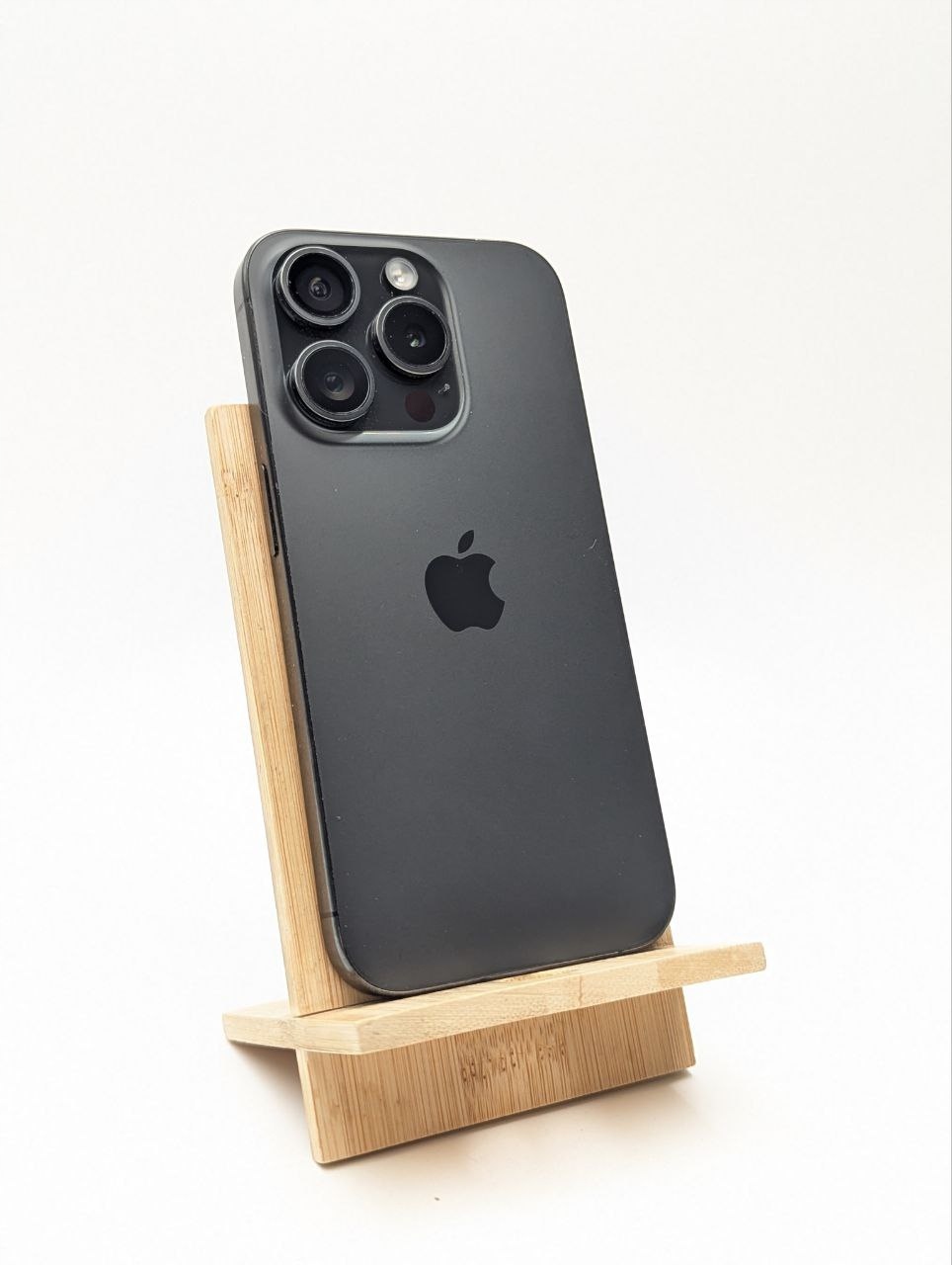 Smartfon Apple iPhone 15 Pro 8 GB / 128 GB czarny (Powystawowy)