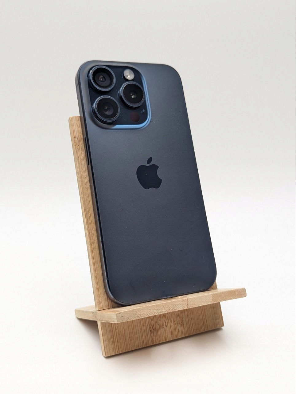 Smartfon Apple iPhone 15 Pro 8 GB / 128 GB 5G niebieski|bateria 100% (Powystawowy)