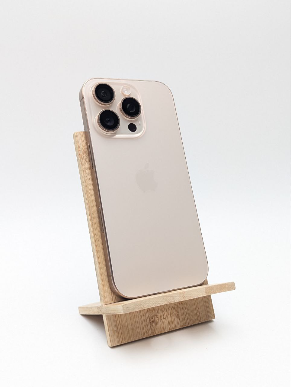 Apple iPhone 16 Pro 128GB Tytan Pustynny | bateria 100% | Jak Nowy (Powystawowy)