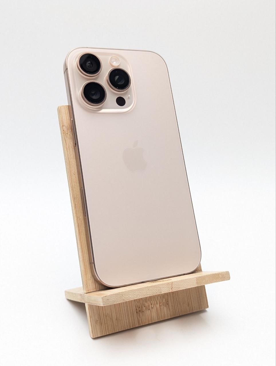 Apple iPhone 16 Pro 128GB Tytan pustynny| eSim | bateria 100% (Powystawowy)