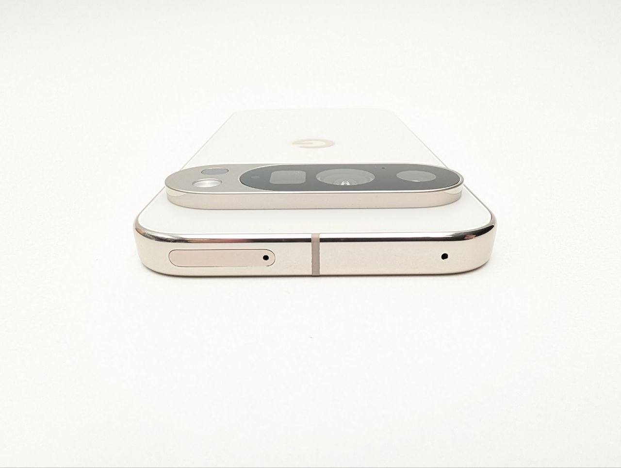 Google Pixel 10 Pro 128 GB Porcelanowy (Powystawowy)