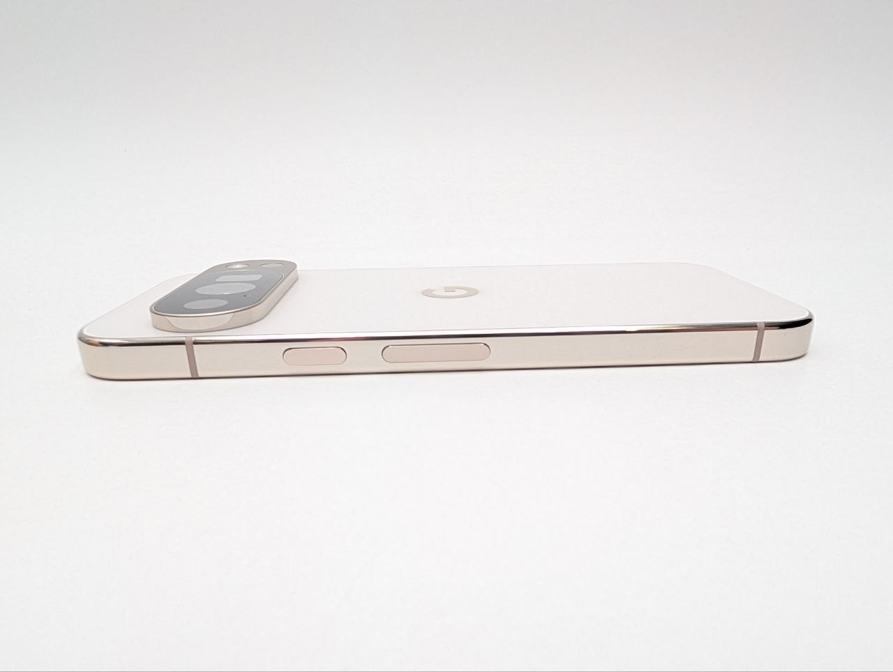 Google Pixel 10 Pro 128 GB Porcelanowy | jak nowy (Powystawowy)