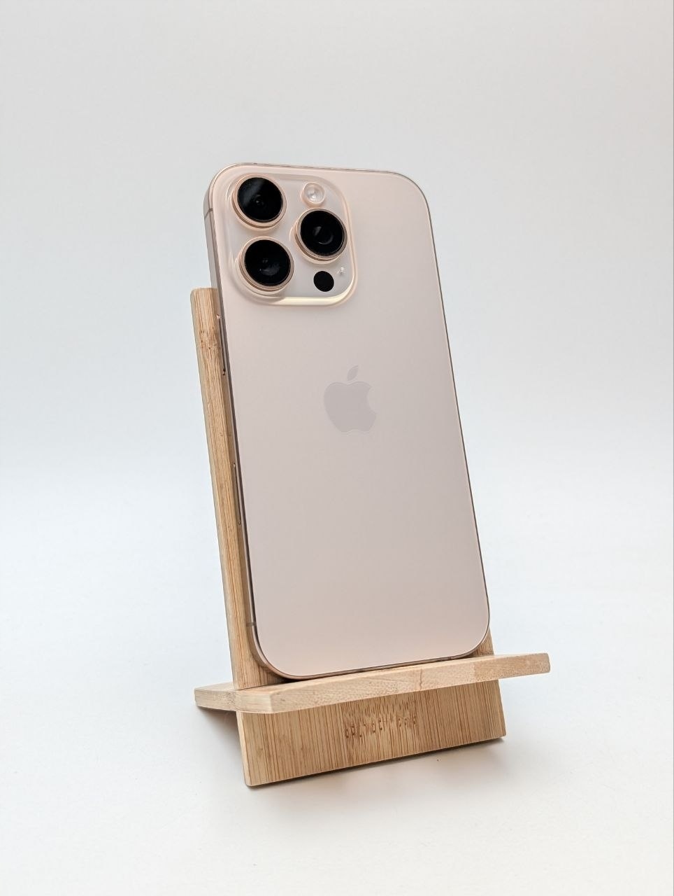 Apple iPhone 16 Pro 128GB Tytan Pustynny | bateria 100% (Powystawowy)