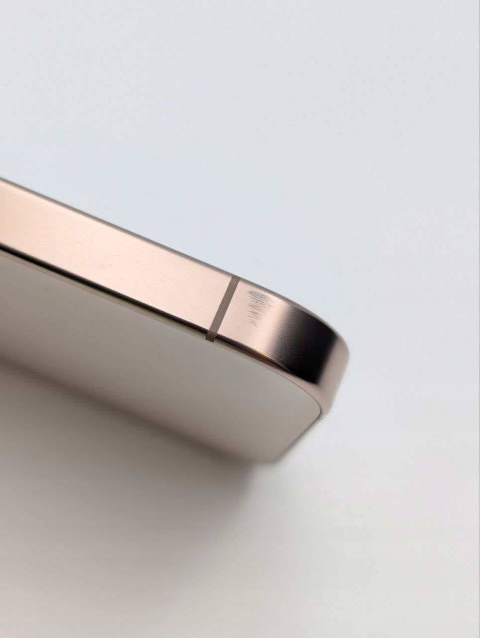 Apple iPhone 16 Pro 128GB Tytan Pustynny | bateria 100% (Powystawowy)