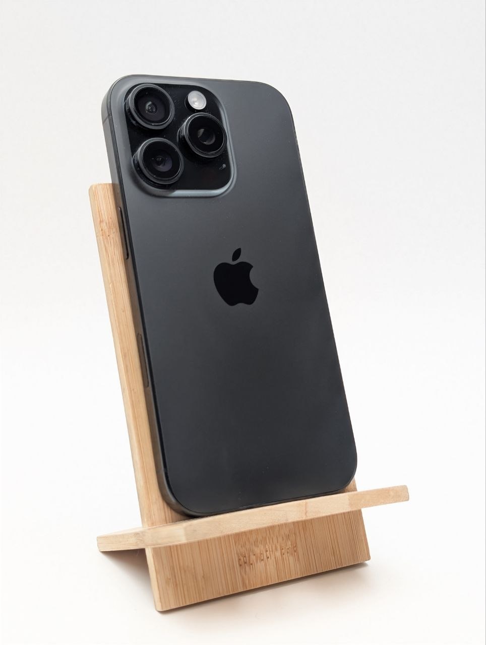 Apple iPhone 16 Pro 256GB Tytan Czarny (Powystawowy)