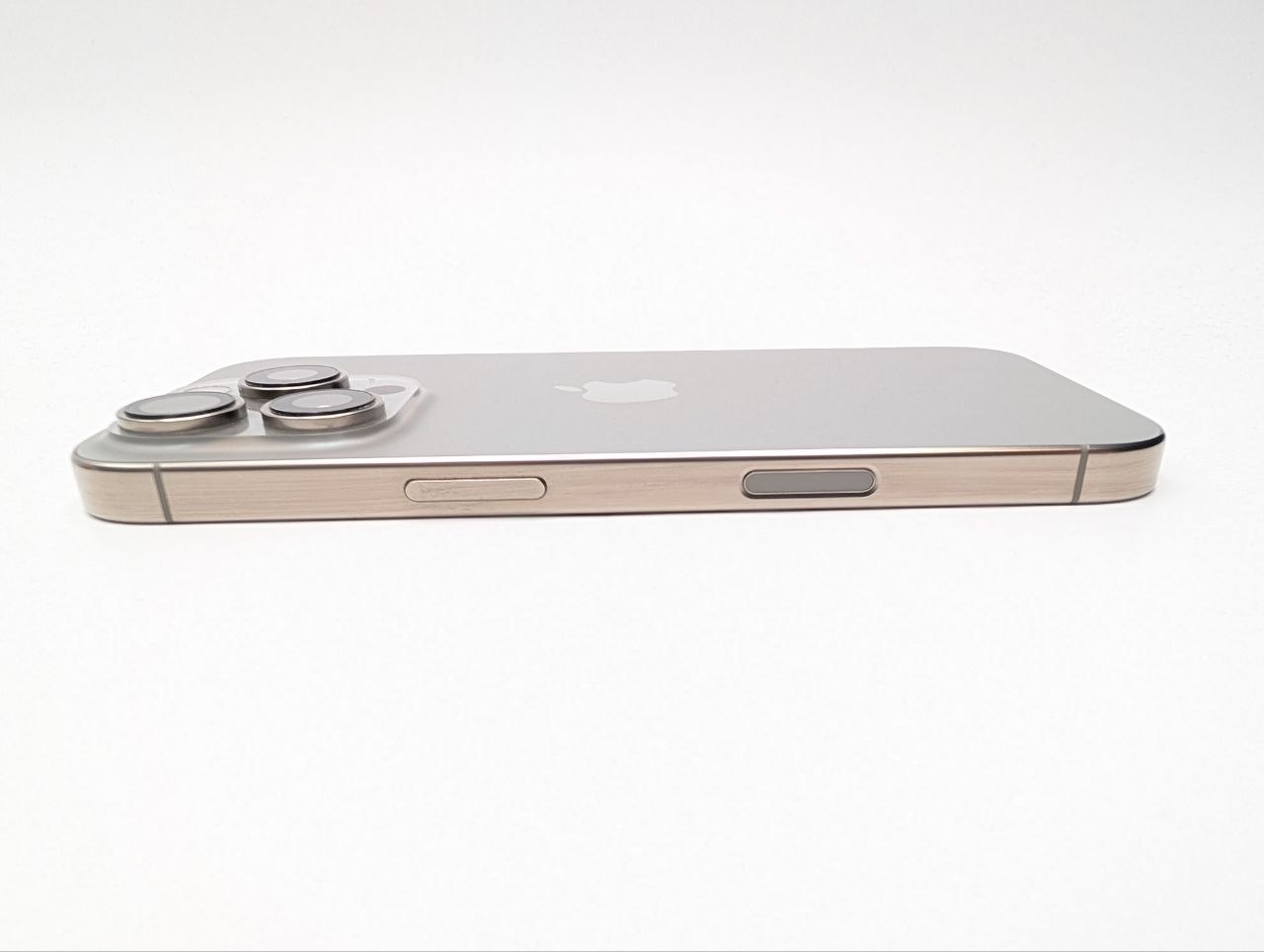 Apple iPhone 16 Pro 512GB Tytan Naturalny | bateria 100% (Powystawowy)