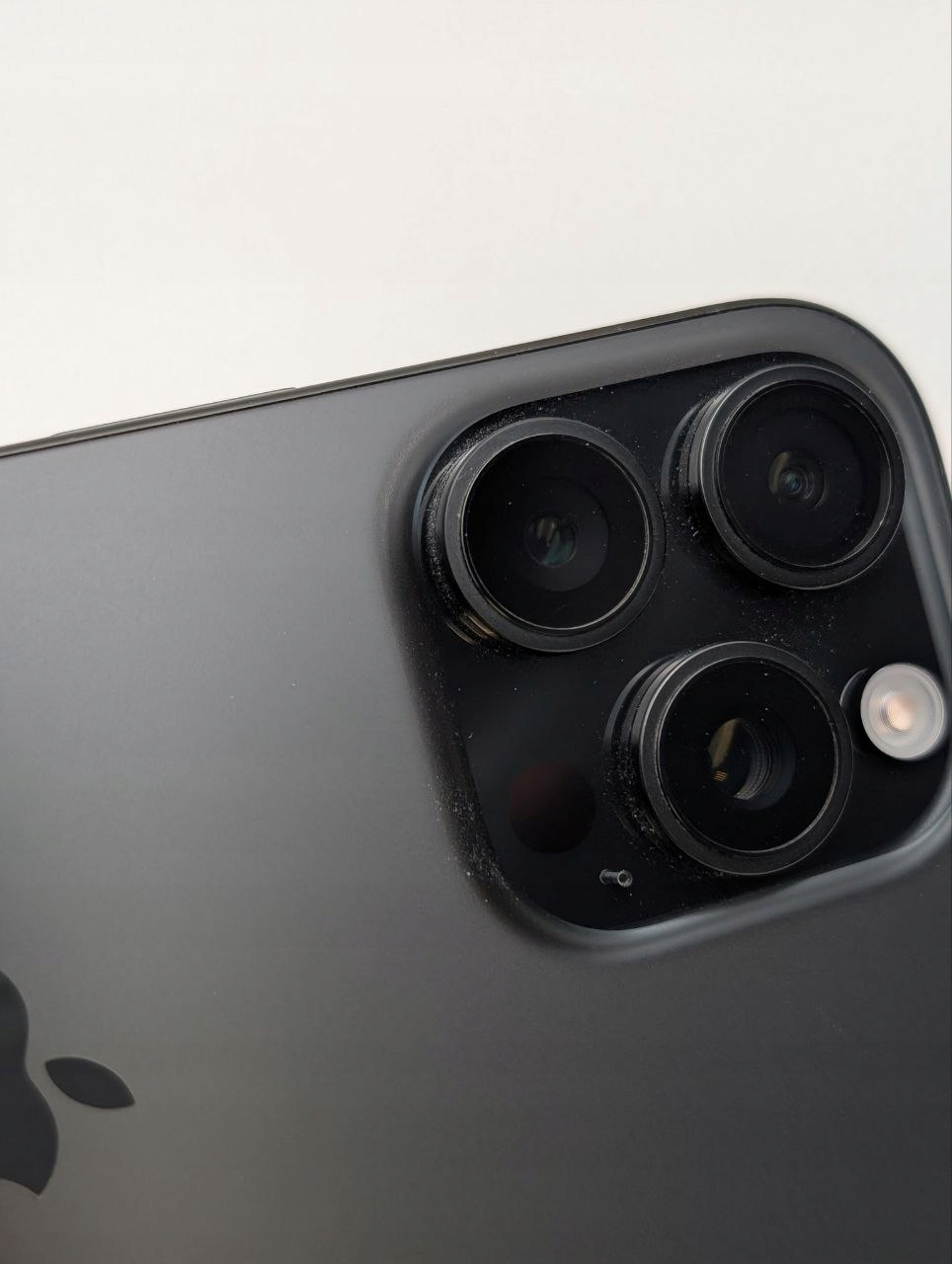 Apple iPhone 16 Pro Max 256GB Tytan Czarny| bateria 100% (Powystawowy)