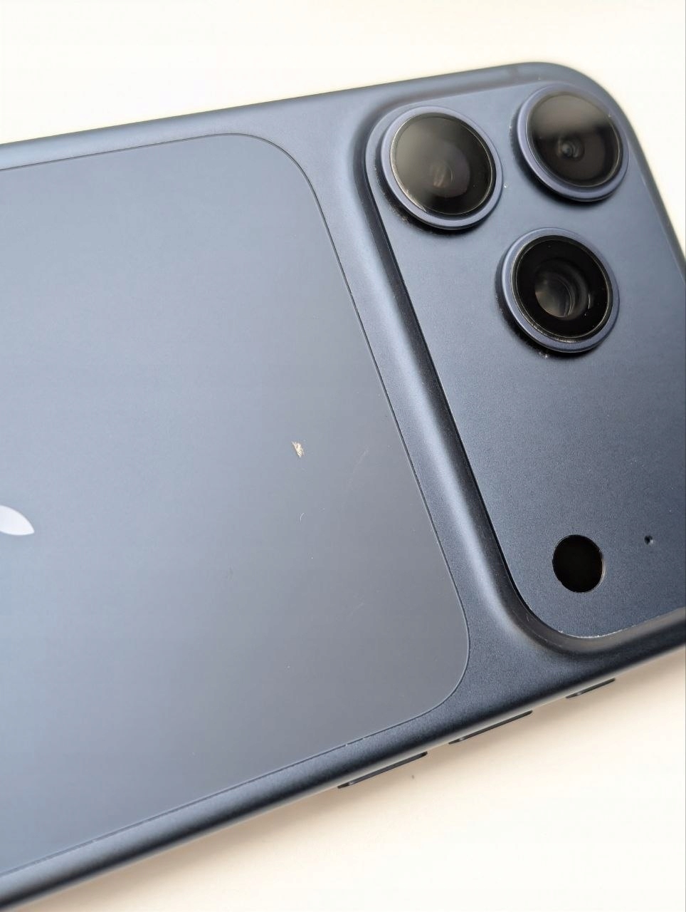 Apple iPhone 17 Pro Max 256 GB Głębinowy błękit | eSim | bateria 100% (Używany)