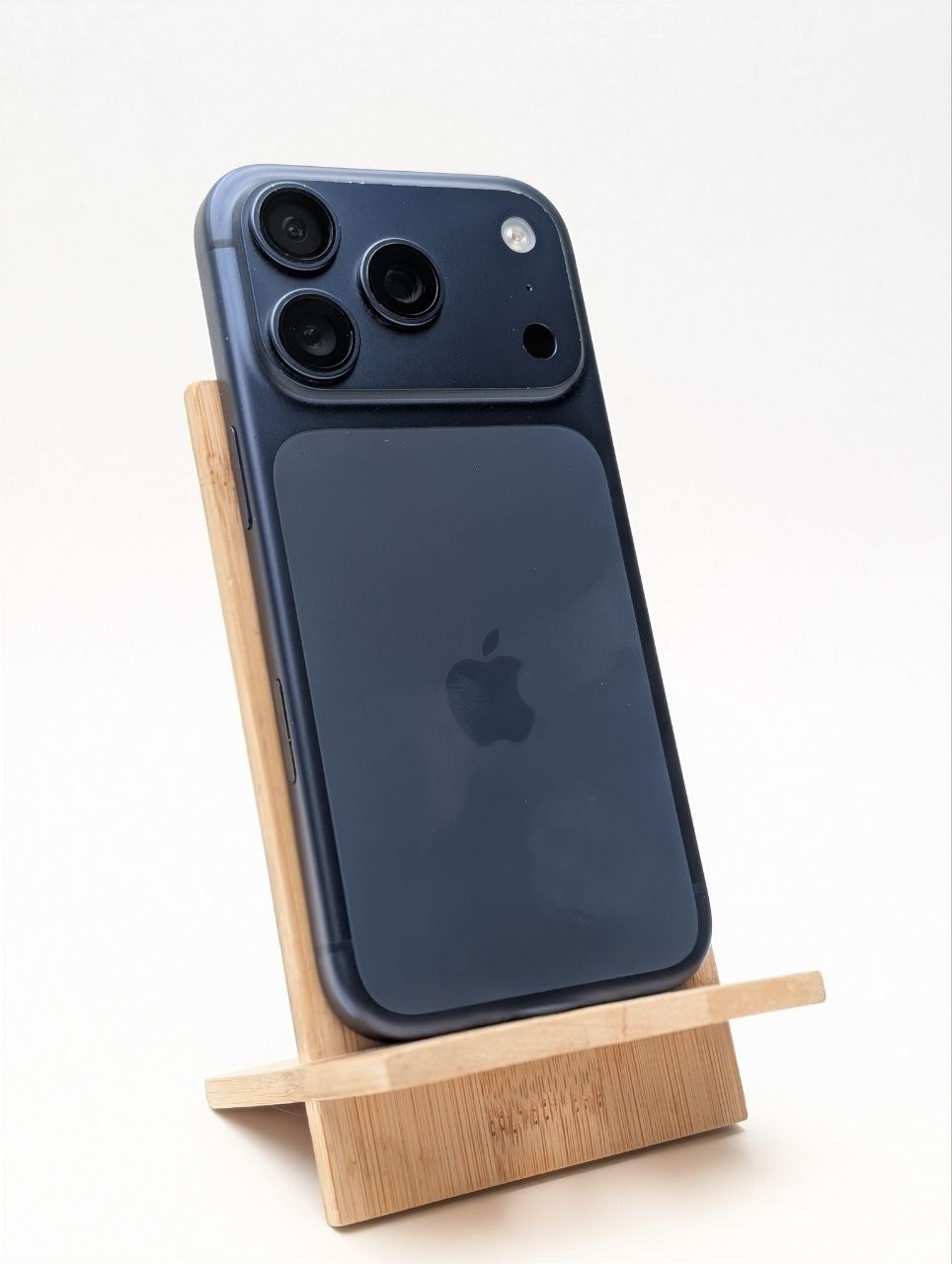 Apple iPhone 17 Pro 256 GB Głębinowy błękit | eSim | bateria 100% (Powystawowy)