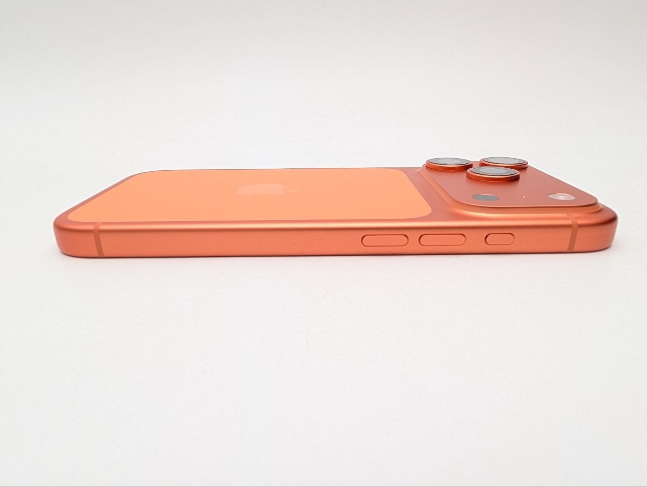 Apple iPhone 17 Pro 256 GB Kosmiczny pomarańcz | eSim | bateria 100% (Powystawowy)