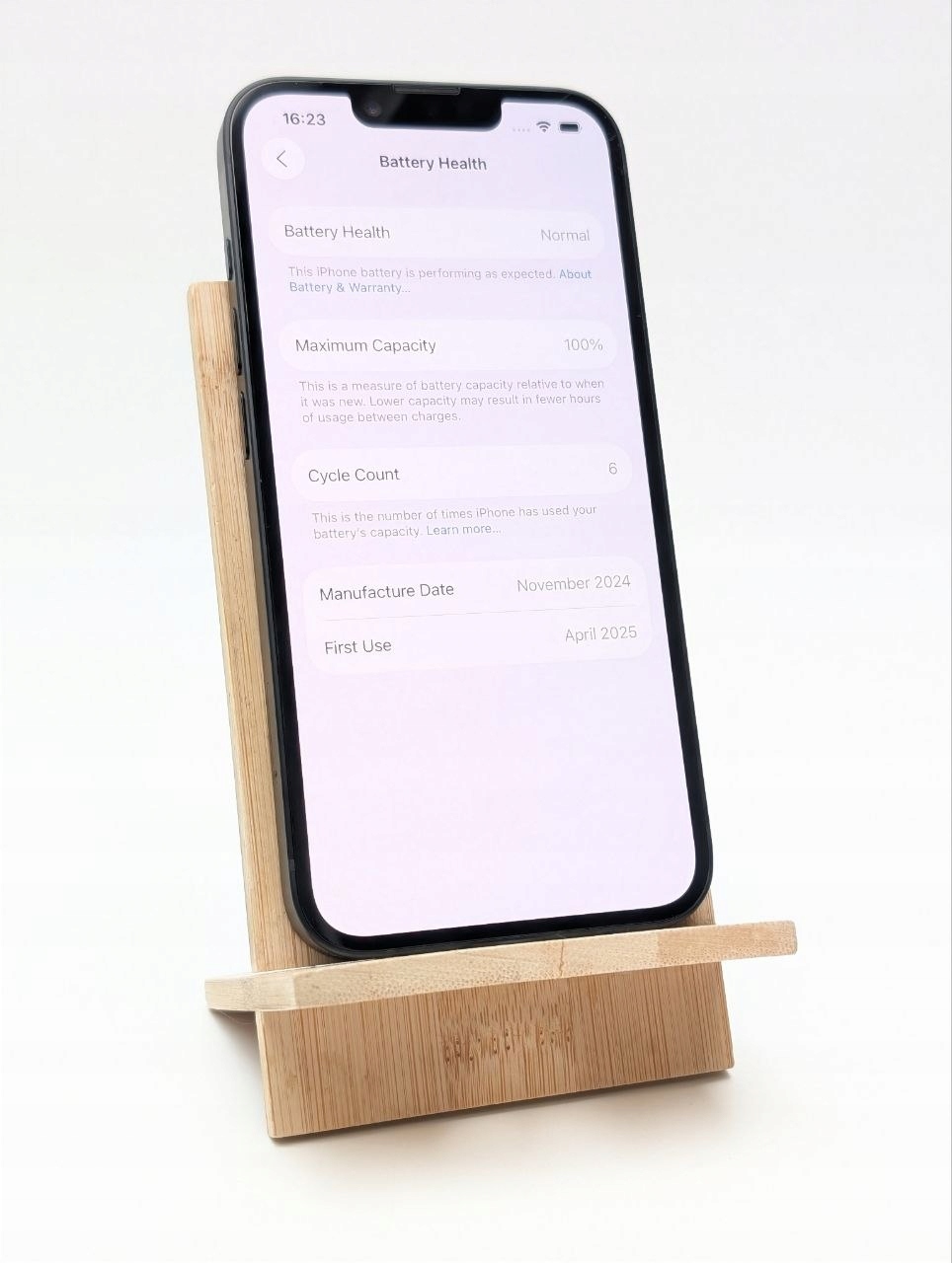 Apple iPhone 16e 128 GB czarny | bateria 100% (Powystawowy)