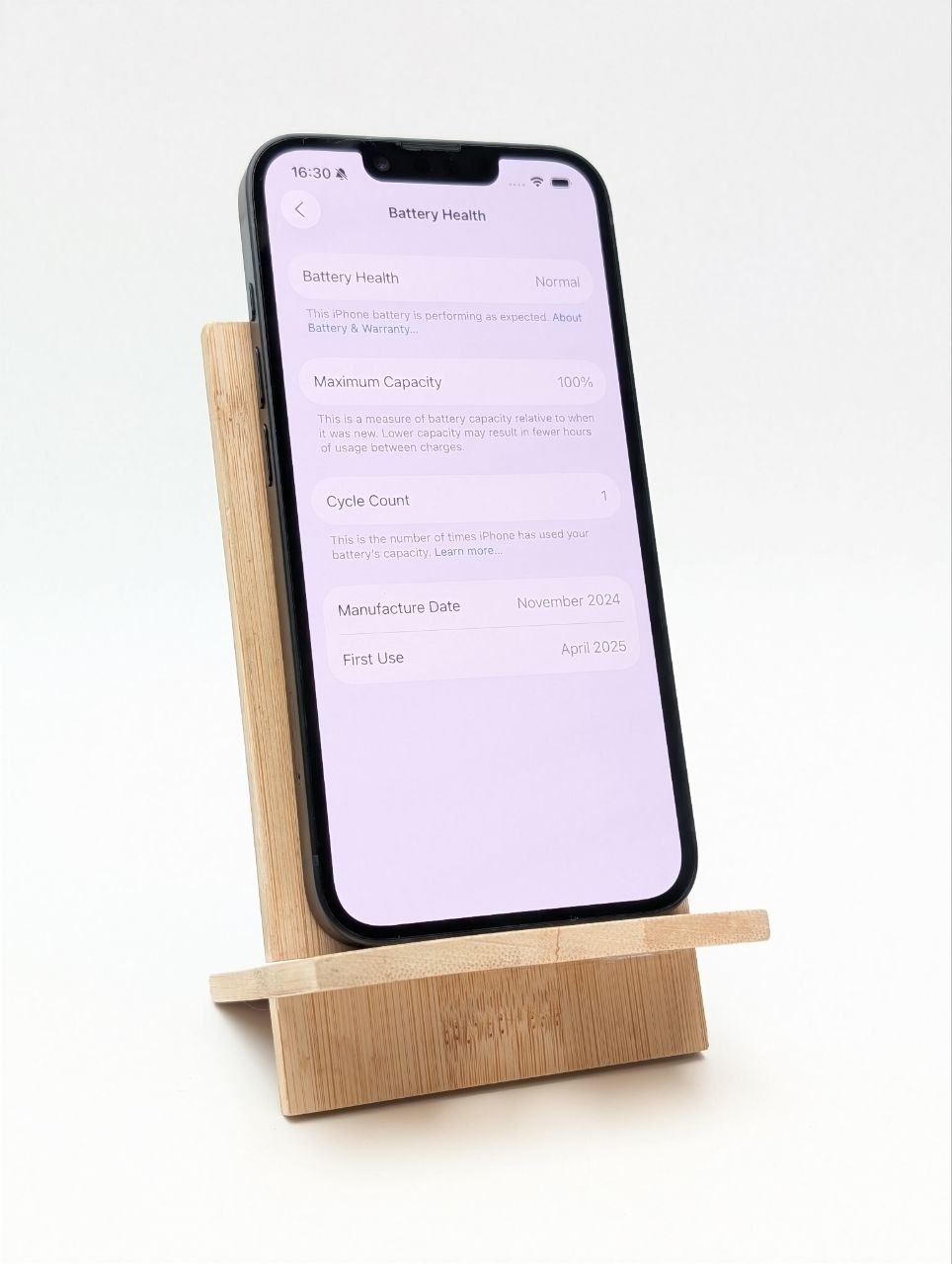 Apple iPhone 16e 128 GB czarny | bateria 100% (Powystawowy)