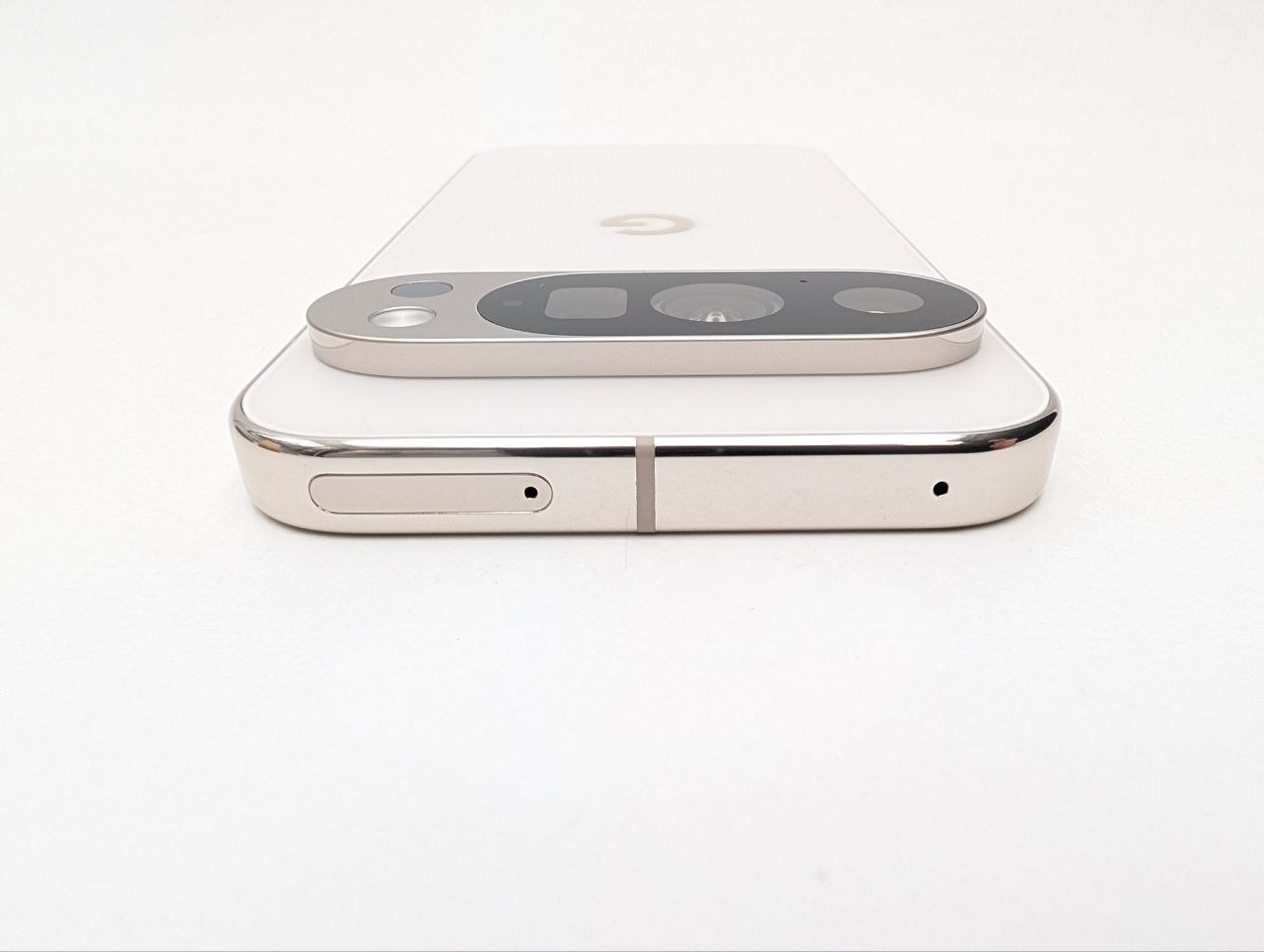 Google Pixel 10 Pro 256GB Porcelanowy (Powystawowy)