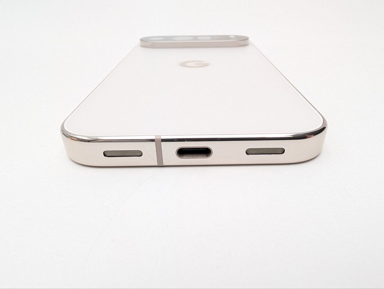 Google Pixel 10 Pro 256GB Porcelanowy (Powystawowy)