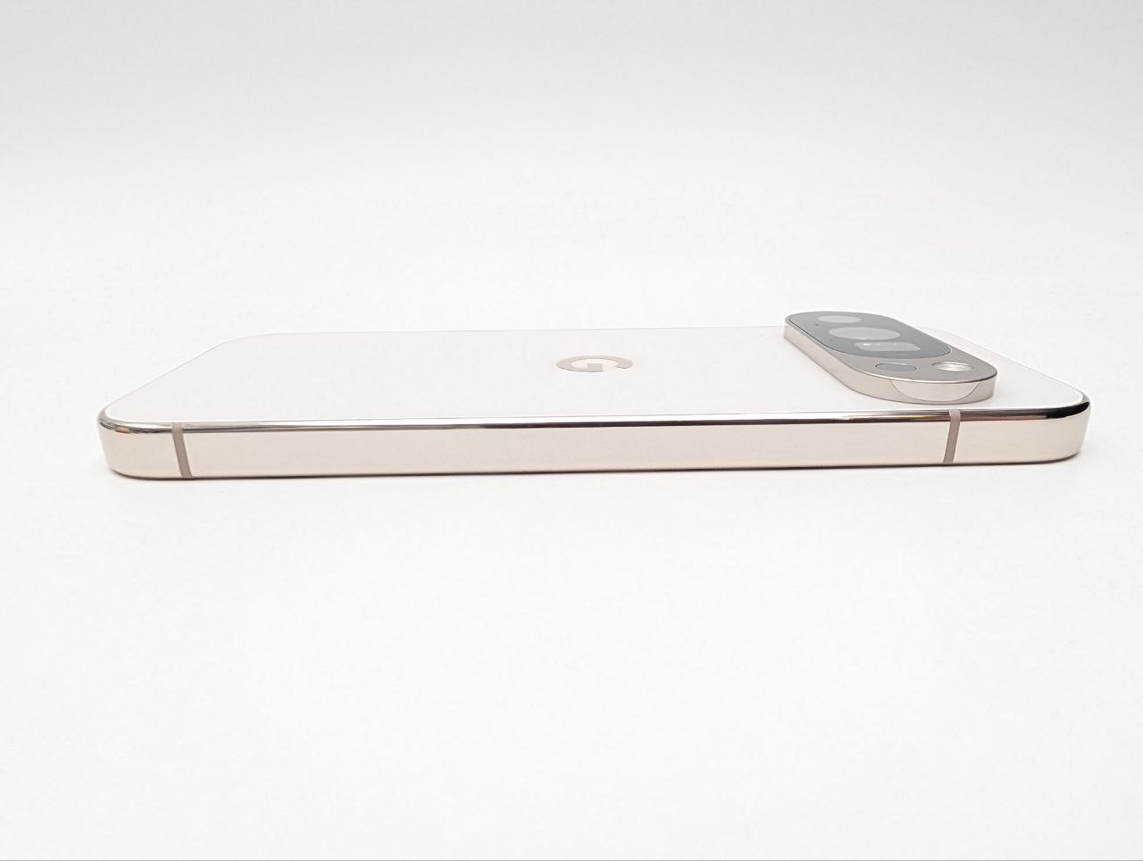 Google Pixel 10 Pro 256GB Porcelanowy (Powystawowy)