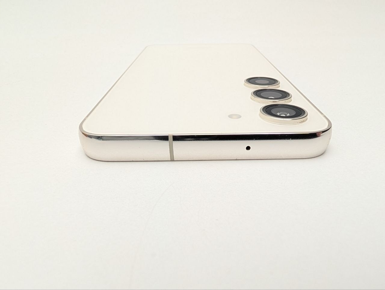 Samsung Galaxy S23 128GB beżowy (Powystawowy)