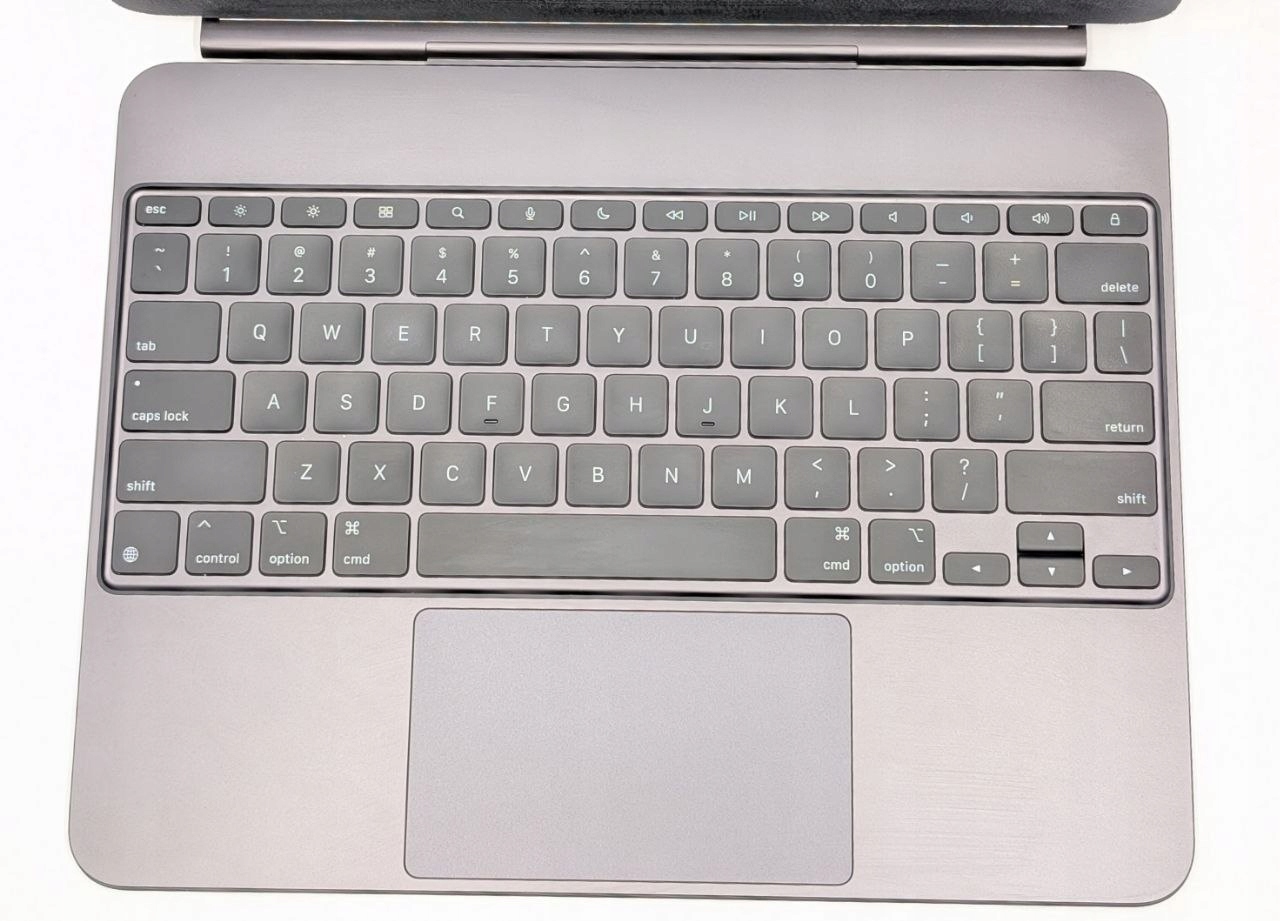 Klawiatura Apple do Apple iPada Pro 13'' M4/M5 Czarna USA (Używany)
