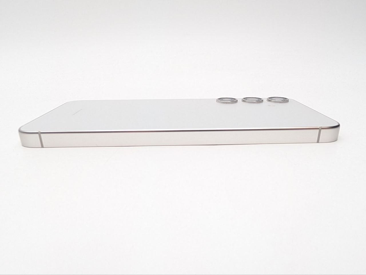 Samsung Galaxy S24 128GB Srebrny (Powystawowy)