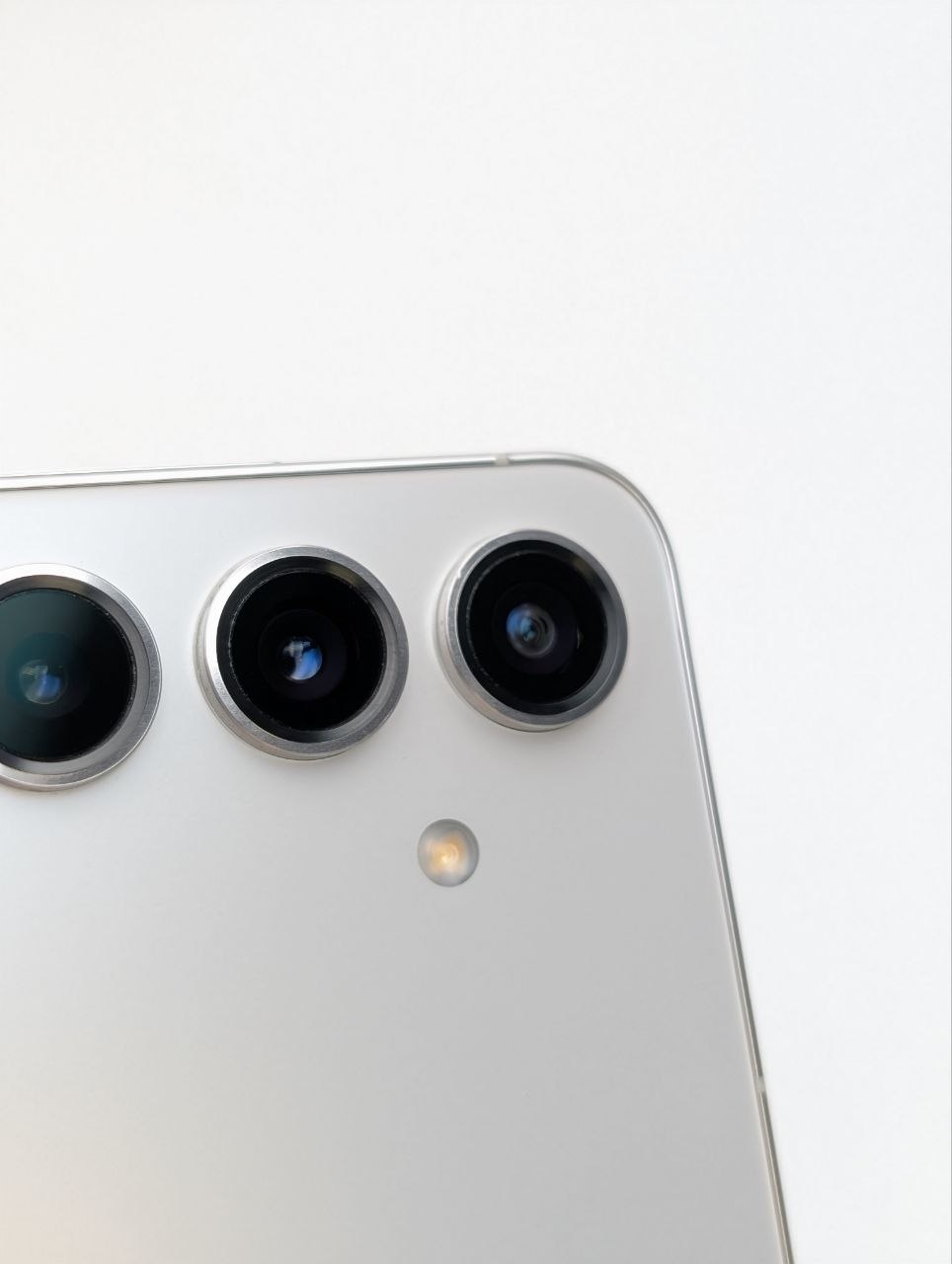 Samsung Galaxy S24 128GB Srebrny (Powystawowy)