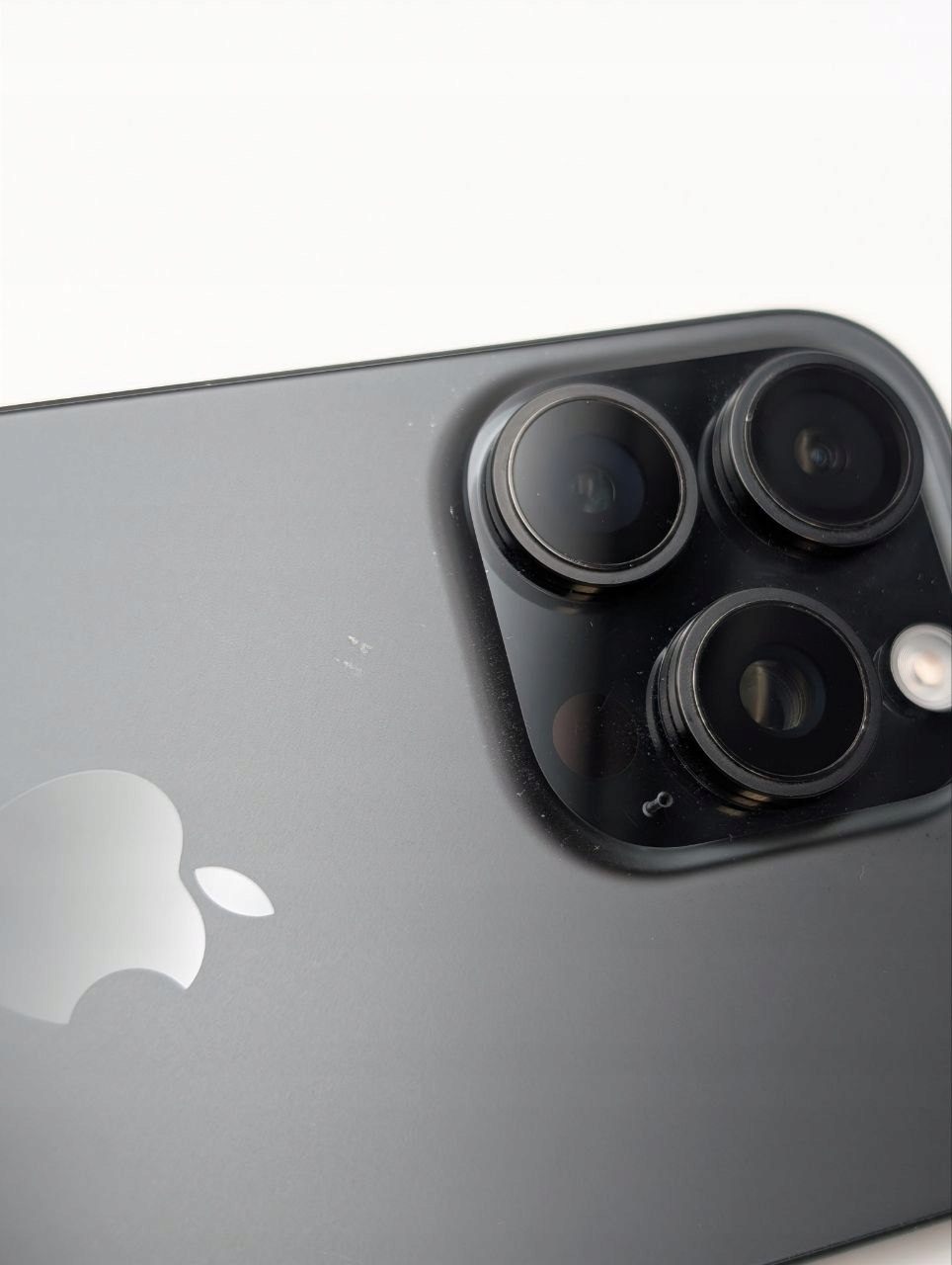 Apple iPhone 16 Pro 128GB Tytan Czarny (Powystawowy)