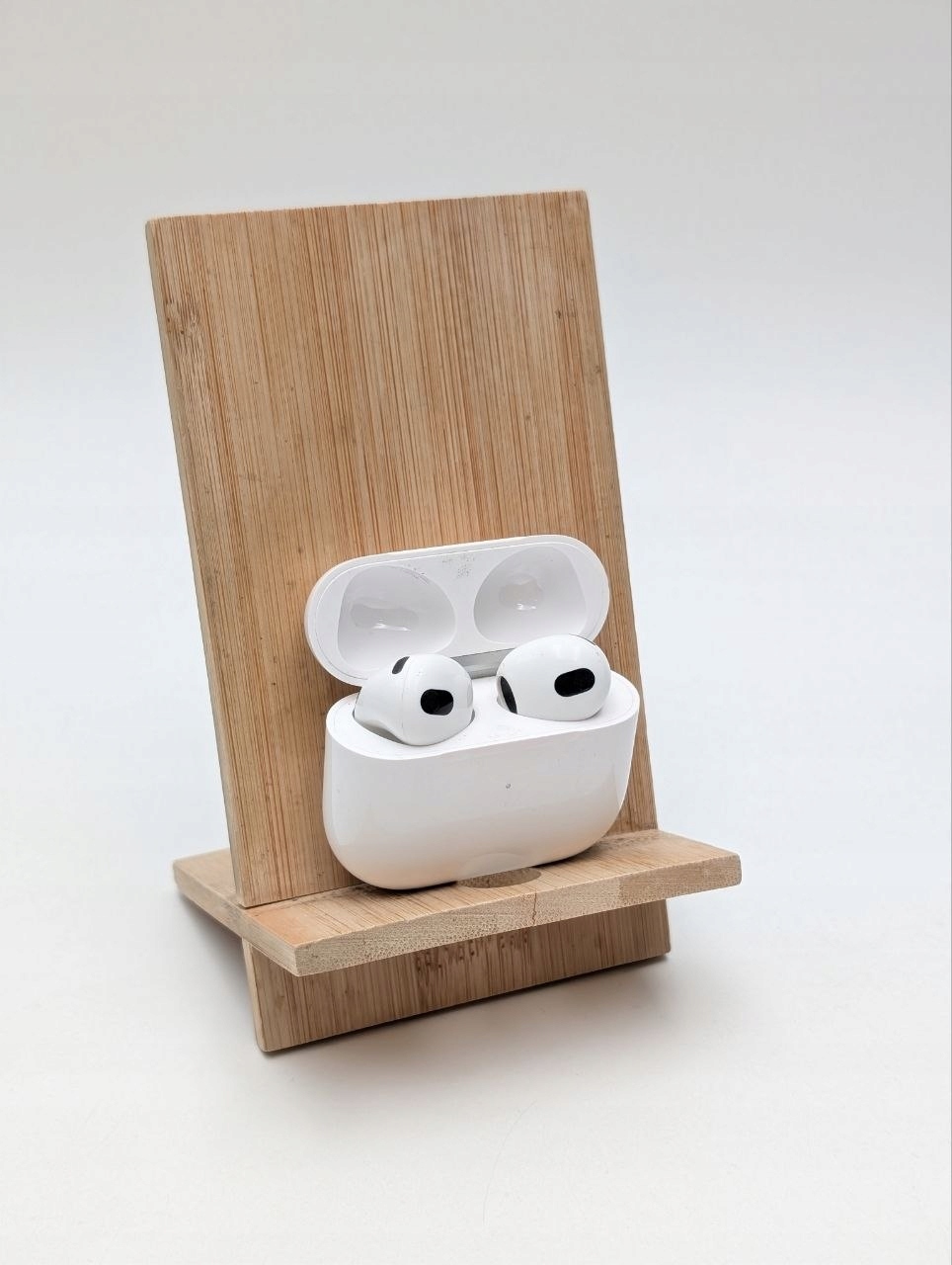 Słuchawki bezprzewodowe douszne Apple AirPods 3 gen (Używany)