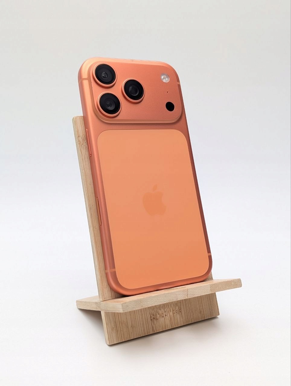 Apple iPhone 17 Pro 256 GB Kosmiczny pomarańcz | eSim | bateria 100% (Powystawowy)