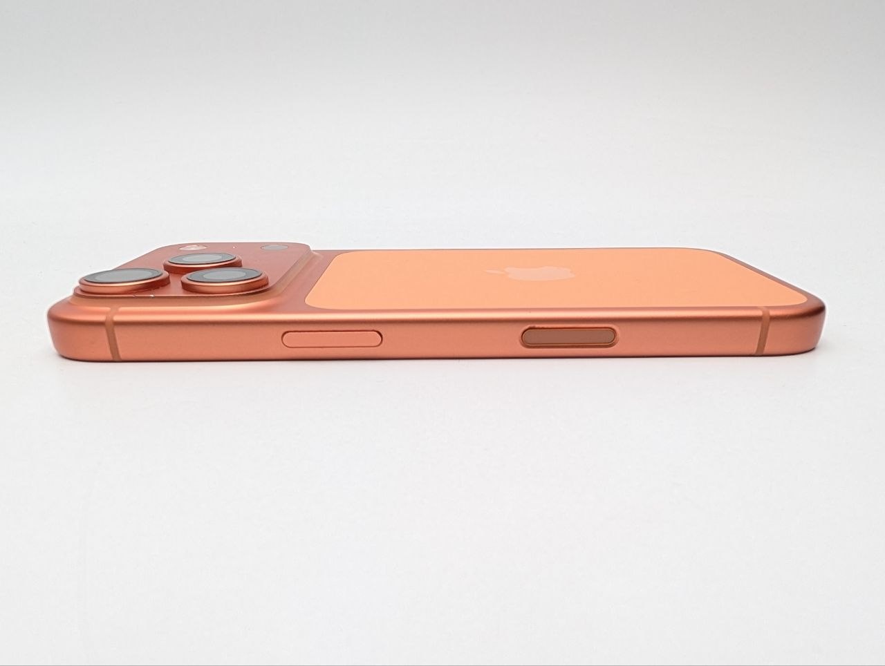 Apple iPhone 17 Pro 256 GB Kosmiczny pomarańcz | eSim | bateria 100% (Powystawowy)